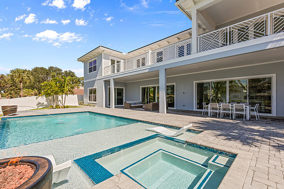 Daytime Backyard Pool and Spa Exterior Photography | Jupiter, FL