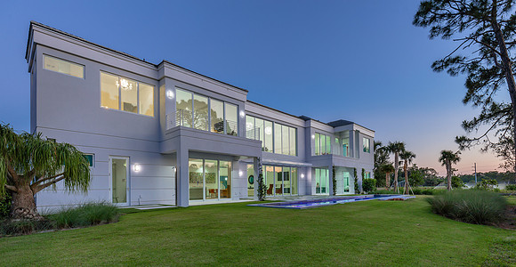 Twilight Exterior Photography of Contemporary Glass Home | Jupiter, FL