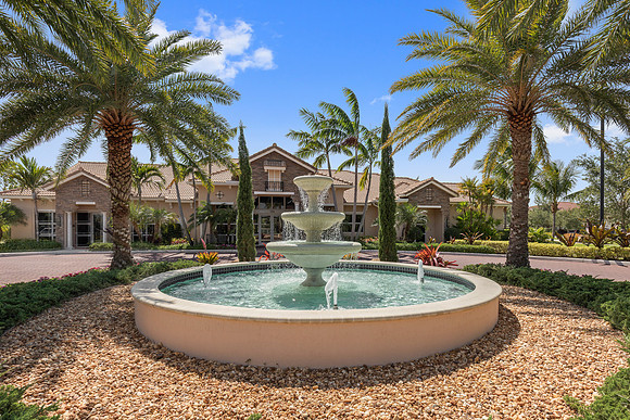 Estate Entry Fountain and Palm-Lined Motor Court Photography | Jupiter, FL